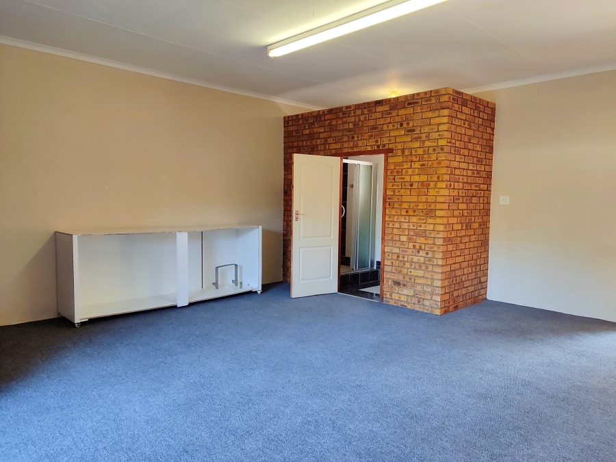 4 Bedroom Property for Sale in Flamwood North West